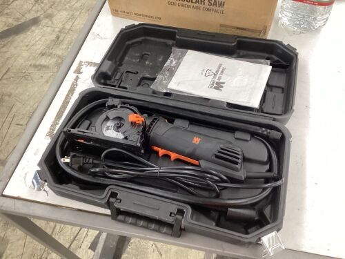 WEN 36704 4.2-Amp 3-3/8-Inch Plunge Cut Compact Circular Saw with Laser, Carrying Case, and Three Blades - Lot 442