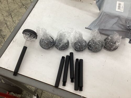 Lot of (6) Solar Yard Lights - Lot 403