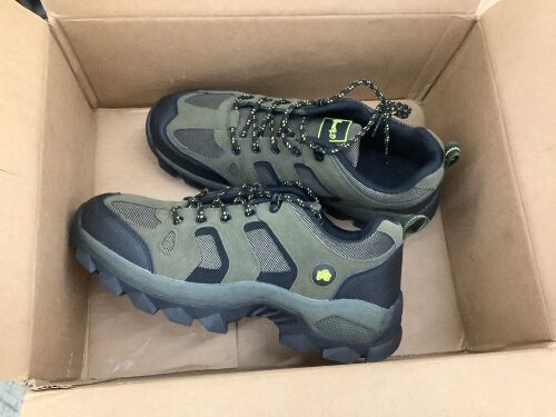 Fu Wai YD Hiking Shoes, Size 9 - Lot 333