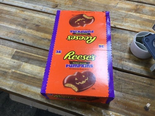Box of Reeses Pumpkins 36ct - Lot 8282