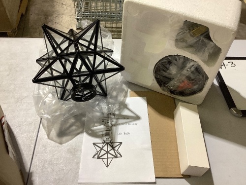 clear glass flush mount light - Lot 80