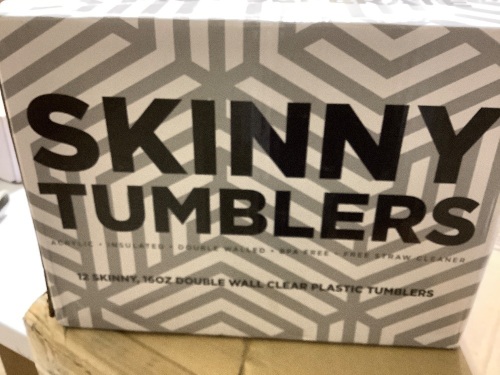 case of 12 skinny tumblers with straws - Lot 187