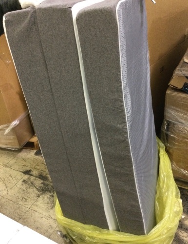 Queen size mattress topper - Lot 58