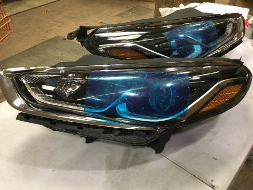 headlights for unknown vehicle - Lot 64