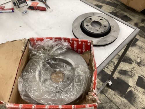Front Brake Rotors for Jeep Commander  - Lot 586