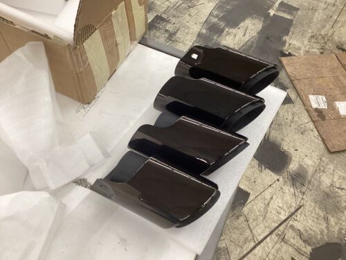 Exhaust Tips, Unknown Fit, 4 pc  - Lot 590