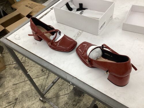 Newbella Vintage Pin Buckle Square Toe Mary Janes, Size 8  - Lot 591