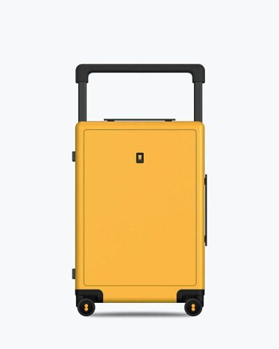 LEVEL8 Voyageur Carry On Luggage 20" - Lot 665