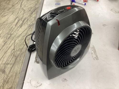 Vornado VH200 1500-Watt Electric Portable Space Heater, Whole Room Vortex Heat Circulation, Charcoal - Lot 400
