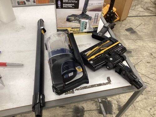 Shark Pet Pro Bagless Cordless Stick Vacuum with Self Cleaning Brushroll, Removable Handheld, 50min Runtime - Lot 410