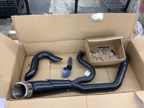 SHARKROAD Head Turning Loud Sound 2-into-1 Exhaust Pipes for Harley1995-2016 - Lot 187