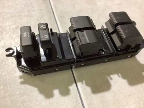 Driver Master Power Window Door Switch  - Lot 442