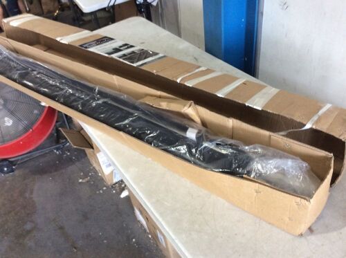VioGi Vinyl Clamp On Soft Lock & Roll-Up Top Mount Tonneau Cover for 94-03 Chevy S10, 6' Fleetside Bed  - Lot 797