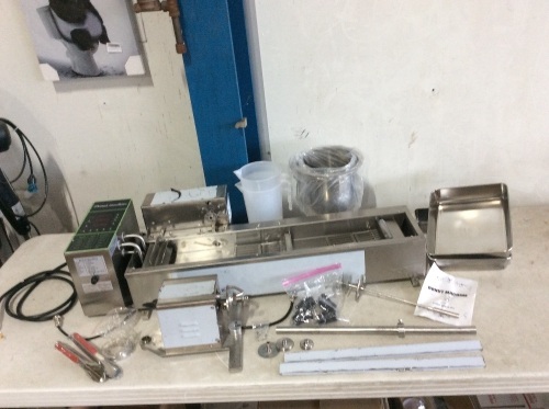 VEVOR 110V Commercial Automatic Donut Making Machine, 7L Hopper  - Lot 62