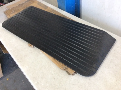 VEVOR Heavy Duty Rubber Curb Ramp - Lot 947
