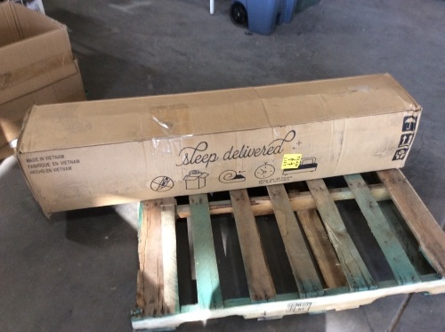 Memory Foam Mattress, Queen - Lot 30