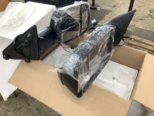 Tow Mirrors, Unknown Fit  - Lot 416