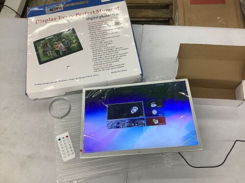 17" Digital Picture Frame  - Lot 591