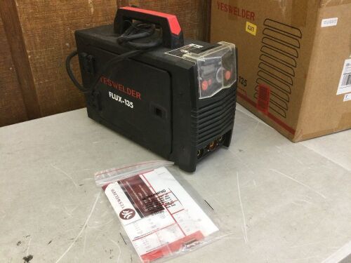 YESWELDER 110V Flux Core Welder - For Parts or Repair  - Lot 602