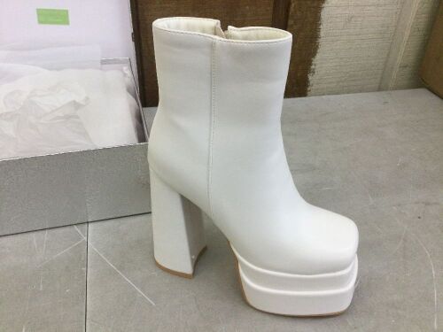 WETKISS Platform Boots, Size 7 - Lot 604