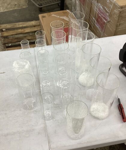 Lot of Various Size Glass Vases - Lot 665