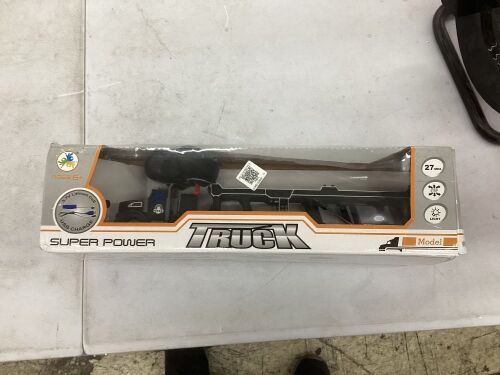 Remote Control Semi Truck  - Lot 677
