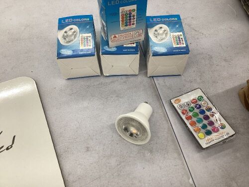 RGBW 8W LED Color Chaning Spot Light GU10 Bulbs, 4 Pack  - Lot 679