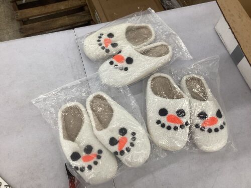 Lot of (3) Kids Snowman Slippers - Lot 635