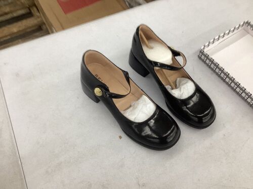 Women's Mary Jane Shoes, Size 240 - Lot 613