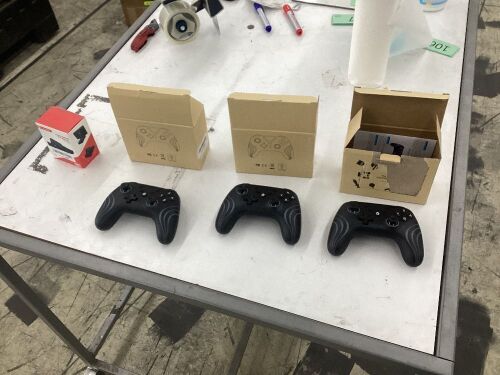 Lot of (3) Switch Controllers & (1) TV Docking Station  - Lot 367