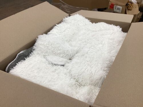 White Shag Rug, Unknown Size - Lot 177