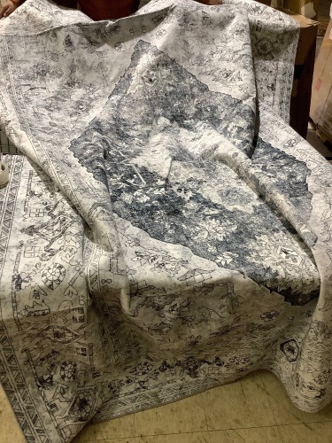 92x111 blue and gray area rug - Lot 102