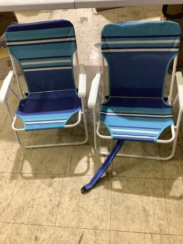 set of 2 blue striped beach chairs - Lot 116