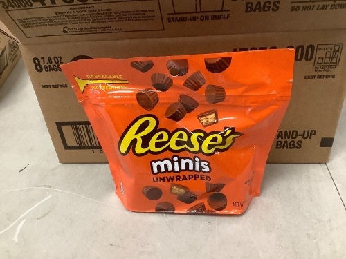 Reese's Pieces Minis Stand Up Bags 8ct - Lot 9030