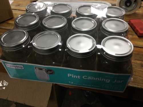 Pint Size Canning Jars 12ct - Lot 9053