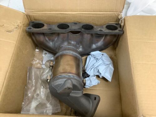 Exhaust Manifold/Catalytic Converter for Unknown Vehicle - Lot 9250