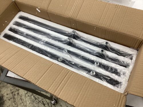 PRTSER Pendant Light Fixture  - Lot 206