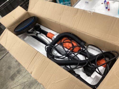 WEN DW6395 Variable Speed 6.3-Amp Drywall Sander with Mid-Mounted Motor - Lot 711