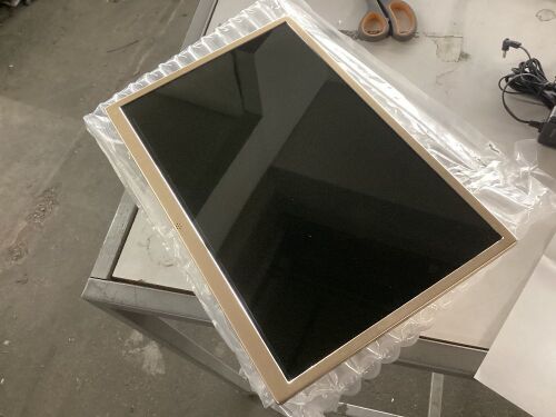 17" Digital Photo Frame  - Lot 748