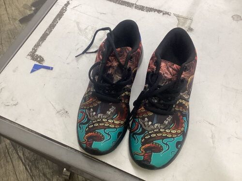 Skull and Tentacle Print Shoes, Size 9W - Lot 543