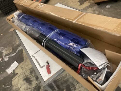 Cantilever Patio Umbrella - Lot 521