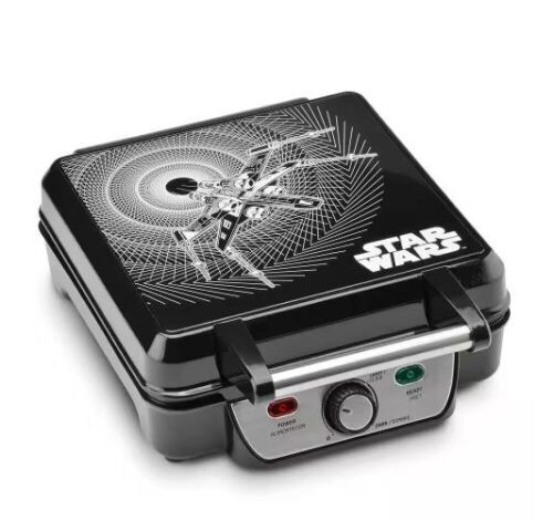 Star Wars 4-Slice Waffle Maker - Lot 624