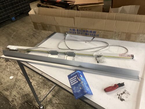 Linear Scale  - Lot 320