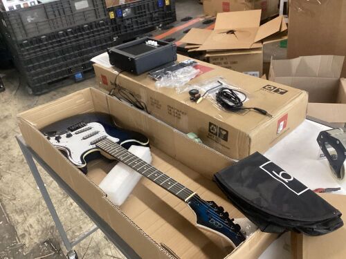 Beginner Electric Guitar Kit w/ Case, 10W Amp, Tremolo Bar - 39in  - Lot 350