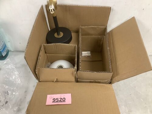 Light Fixture - Lot 9520