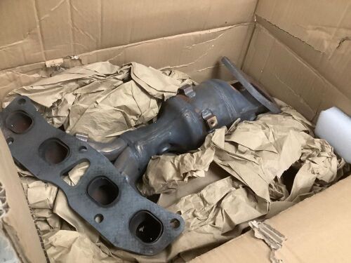 Exhaust Manifold/Catalytic Converter for Unknown Vehicle - Lot 9539