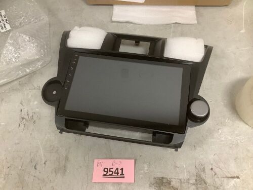 Car Media Play for 2010 Toyota Highlander - Lot 9541