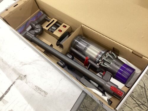 Dyson V15 Cordless Stick Vacuum Cleaner - Lot 559