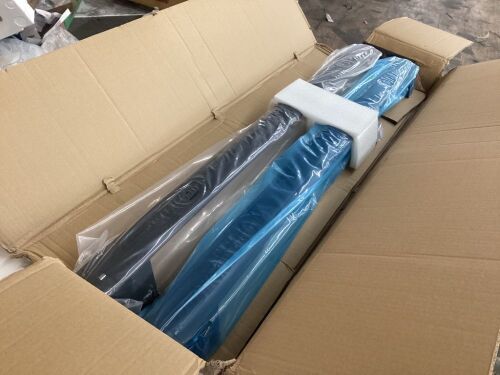 KYX Roof Rack Crossbars, Unknown Fit  - Lot 698