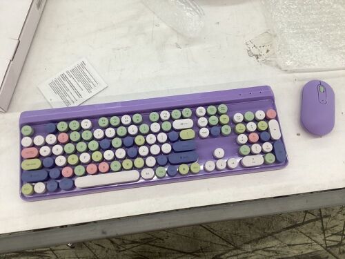 Wireless Keyboard & Mouse  - Lot 561